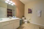 Large second bathroom with shower/tub combo